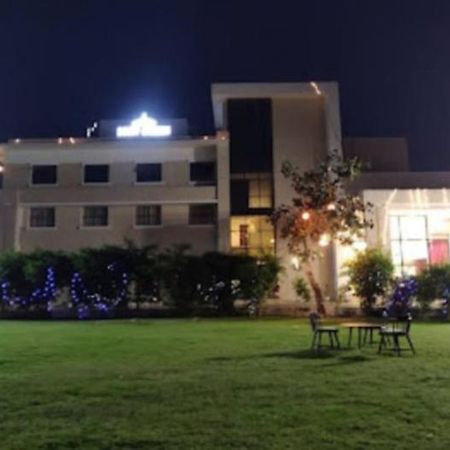 Derby Greens Hotel Bhopal Extérieur photo