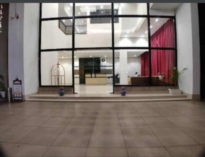 Derby Greens Hotel Bhopal Extérieur photo