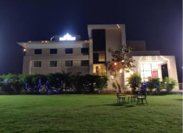 Derby Greens Hotel Bhopal Extérieur photo